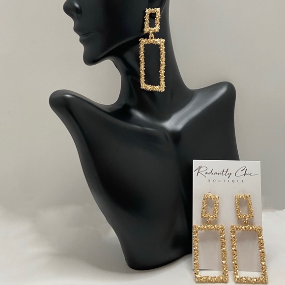 Jewelry - Gold Squared Hollow Geometric Earrings